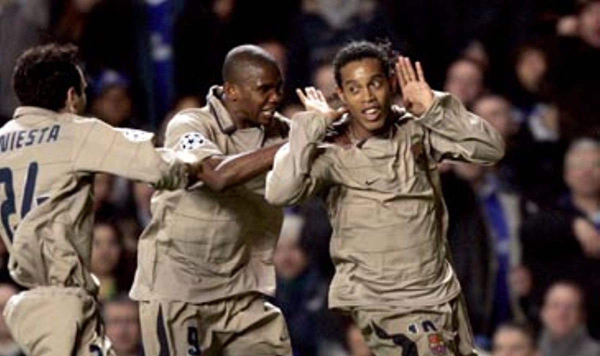 Ronaldinho įmušė įvartį ("Barcelona")