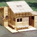Išradinga idėja: namas iš panaudotų medinių palečių