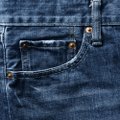 Kam reikalingos šios mažos sagutės džinsuose?