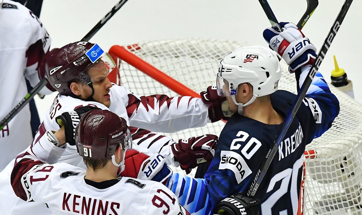Pasaulio čempionate kovoja Latvijos ir JAV rinktinės