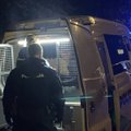 Širvintų rajone automobilis rėžėsi į elektros stulpą: vairuotojas girtas ir „beteisis“