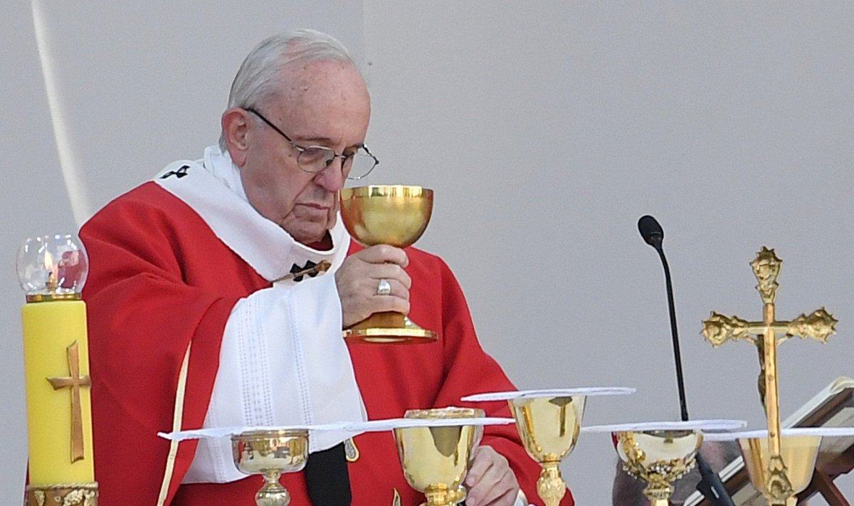 Popiežius Pranciškus laiko mišias Taline