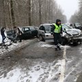 На Эйшишкском шоссе столкнулись два автомобиля: трое пострадавших