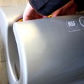Parodė, kas slypi viešųjų tualetų rankų džiovintuvuose: nuo šiol šį prietaisą norėsite aplenkti