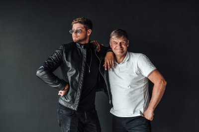 Vaizdo tinklaraštininkas Antanas Jakimavičius su tėčiu Antanu Jakimavičiumi