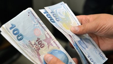 Turkijos centrinis bankas paliko galioti 45 proc. palūkanų normą