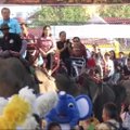 Tailande surengtas rekordinis dramblių paradas