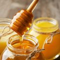 Bitininkas ir dietologė – apie tai, koks medus vertingiausias ir kada jis gali pakenkti sveikatai