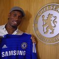 Kabina bucus ant vinies: D. Drogba po sezono taps J. Mourinho asistentu