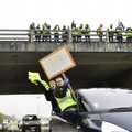 Mėnesį trunkantys protestai ir toliau šienauja Macrono reitingą