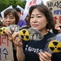 Į vandenyną išleidžiamas radioaktyvus Fukušimos vanduo piktina visuomenę