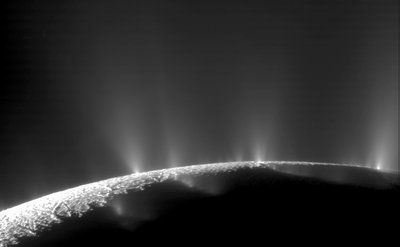 Saturno palydove Encelade mokslininkai ieško nežemiškos gyvybės formų.