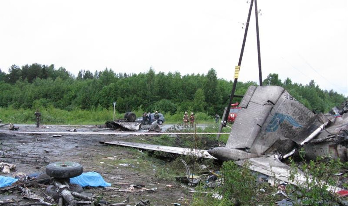 TU-134 sudužo Rusijoje