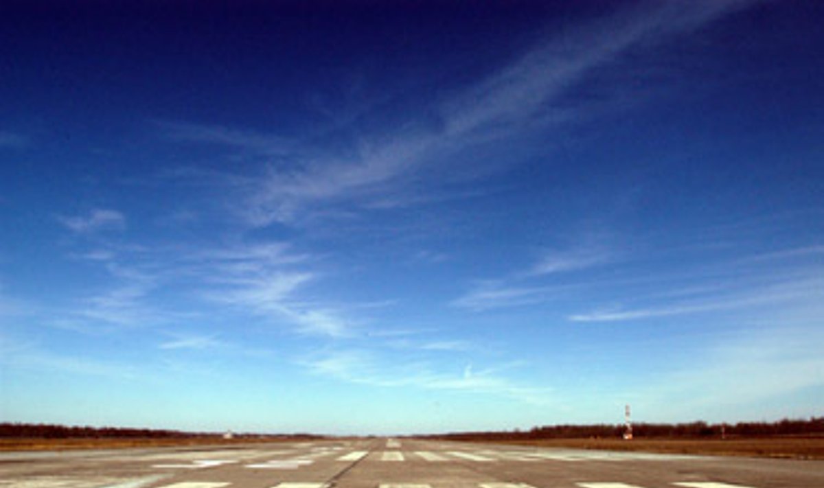 Zoknių karinis oro uostas