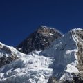 Dukart į Everesto viršūnę įkopusi nepalietė pasiekė Guinnesso rekordą