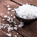 Жители Литвы за месяц выкупили годовое количество соли: одни хранят, другие продают по 2,5 евро