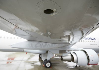 Airbus A320 įmontuoti triušmą slopinantys gumbeliai. Shutterstock/Lufthansa nuotr.
