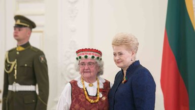 President Grybauskaitė presents state awards on State Day