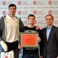 Broliai Lavrinovičiai skyrė paramą LSU studentui