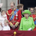 Karalienės Elizabeth II 90-asis gimtadienis paminėtas spalvingu kariniu paradu