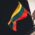 Panevėžyje girtas vyras nulaužė prie teismo kabėjusią Lietuvos vėliavą