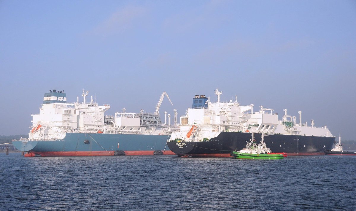 Dujovežis "Golar Seal", Suskystintųjų gamtinių dujų (SGD) laivas-terminalas "Independence"