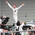 N. Rosbergas triumfavo Japonijoje, o „Mercedes“ tapo čempione