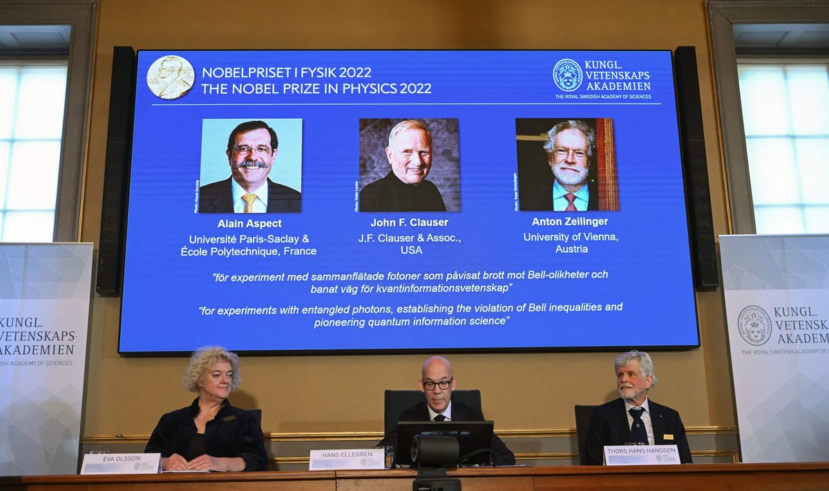 2022 metų Nobelio fizikos premijos laureatai.