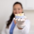Dantų implantai padeda susigrąžinti gyvenimo kokybę
