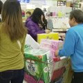 Tualetinio popieriaus krizė Taivane – tuščios lentynos po savaitgalį praūžusio apsipirkimo