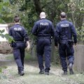 Полиция Берлина ведет 40 дел против праворадикальных коллег