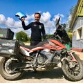 Pasaulį per 40 dienų apvažiuoti pasiryžęs motociklininkas įveikė pirmą kelionės etapą