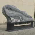 Dovana Klaipėdos pilies džiazo festivaliui - skulptūra „Fortepijonas-banga“