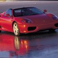 Už pusšimtį eurų Lietuvoje siūlys pasivažinėti „Ferrari“ superautomobiliu