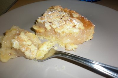 Trupininis pyragas su obuolių putėsiais