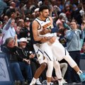 Po trejų metų pertraukos taškus NBA atkrintamosiose pelnęs Motiejūnas ir „Spurs“ suklupo Denveryje