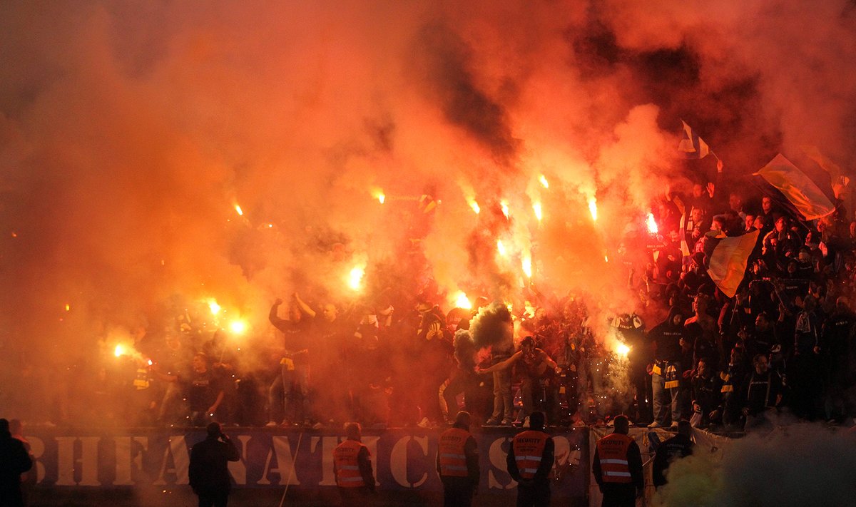 Bosnių fanai siautėja Kauno stadione