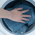 Tik nesugalvokite džinsų plauti skalbimo mašinoje – tai didelė klaida