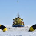 Rusijos Arktyje išsiliejusių degalų plūduriuojančiomis užtvaromis sulaikyti nepavyko