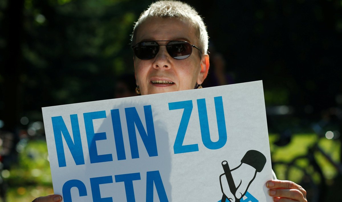 Protestas prieš ES ir Kanados laisvosios prekybos susiarimą Karlsrūjėje, Vokietijoje