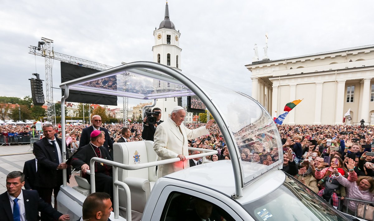 Pope Francis arrives at the Cathedral Sq in Vilnius to meet tens of thousands of young people