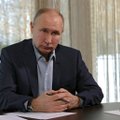 Rusijos parlamentarai pritarė įstatymui, leidžiančiam Putinui ilgiau likti valdžioje