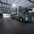 „Volvo Trucks“ vienai didžiausių logistikos įmonių pristatys 100 elektrinių sunkvežimių