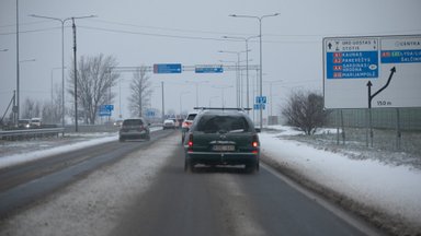 Kelininkai: rytinėje šalies dalyje keliuose išlieka provėžų