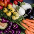 Žinome, kad sveika, bet vartojame per mažai: kaip daržovių ir vaisių suvalgyti daugiau?