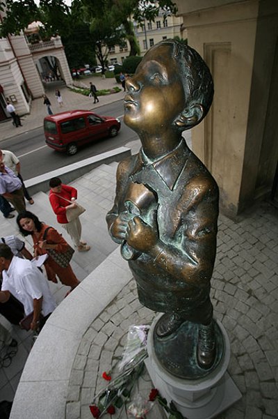 Monument to Romain Gary in Vilnius