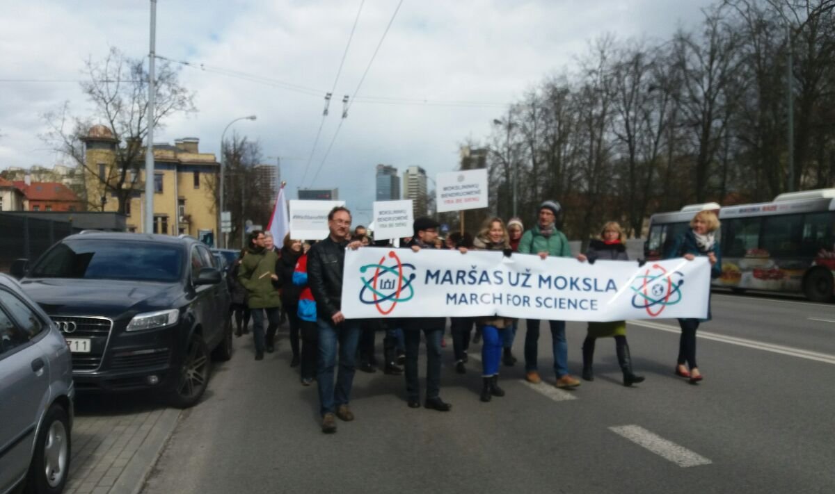 Mokslininkai nebegali tylėti: pirmasis žygis už mokslą Lietuvoje