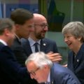 Atmosfera dėl „Brexit“ įtempta, May „smarkiai išsisukinėjo“