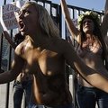„Femen“ aktyvistės - už Europos futbolo čempionatą be prostitucijos