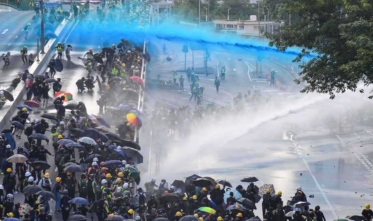 Honkongo protestuotojus vaiko policija